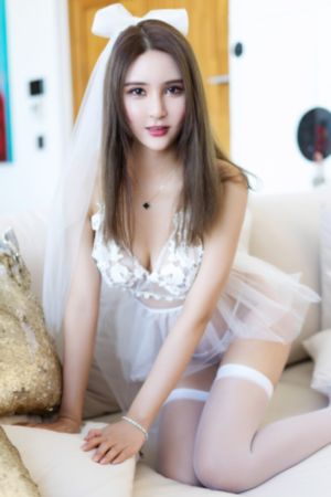 美女的胸无遮挡无内衣无马赛克大叔_午夜激情